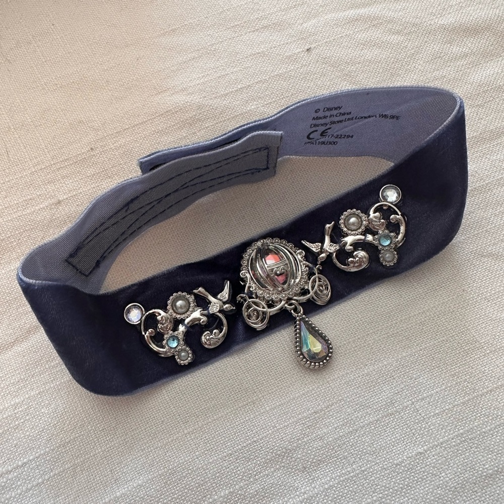 Vintage Disney Princess Cinderella jewel choker